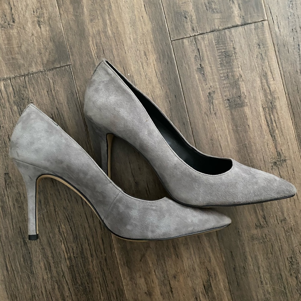 Lord and Taylor Suede Gray Pumps